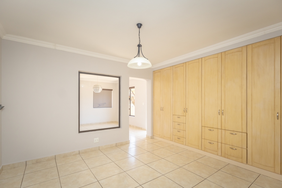 6 Bedroom Property for Sale in The Coves North West